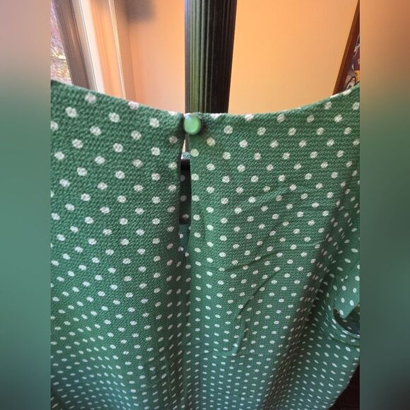 Monteau Los Angeles Green Polka Dot Ruffled Sleeve Blouse - Size L - Picture 4 of 8